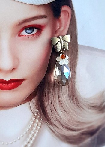 Kristal Damla Taşlı, Sedef çiçekli Sallantılı Küpe - Görsel 3