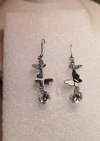 Kristal Taşlı Kelebek Detaylı Küpe - Görsel 2