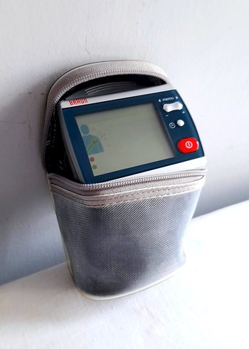 Braun 6084 Bilekten Tansiyon Ölçer.Sıfır, Koruma kılıfındadır. - Görsel 2