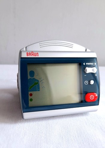 Braun 6084 Bilekten Tansiyon Ölçer.Sıfır, Koruma kılıfındadır. - Görsel 3