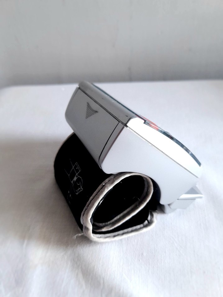 Braun 6084 Bilekten Tansiyon Ölçer.Sıfır, Koruma kılıfındadır. - Görsel 5