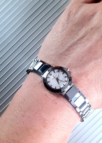 Vintage Revello Marka Çelik Kordon Kadın Saat - Görsel 3