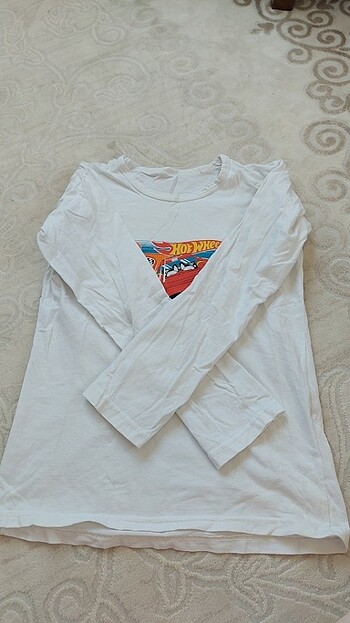 8 Yaş Beden Orijinal Hot wheels erkek çocuk sweetshirt. 11-12 yaş