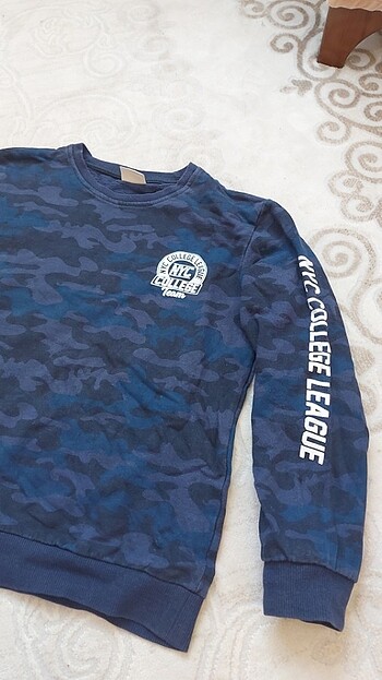 8 Yaş Beden Defacto erkek çocuk sweetshirt 8-9yaş orta kalınlıkta.