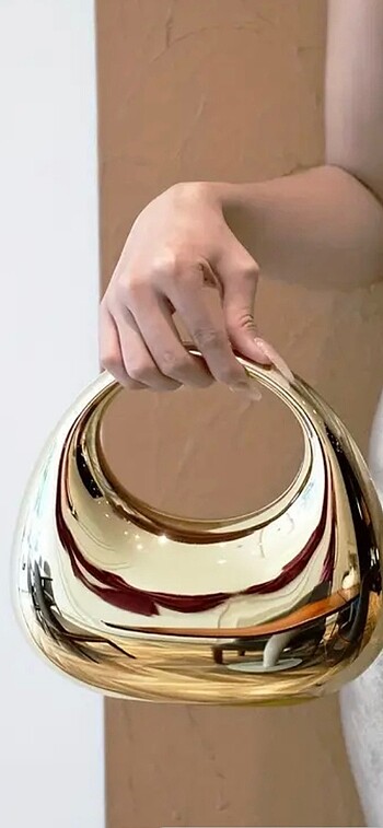 Gold canta