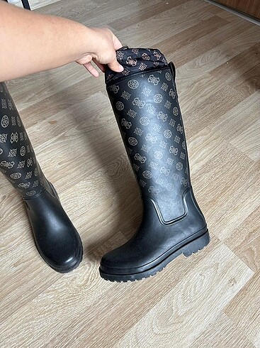 38 Beden Guess bot çizme yağmurluk