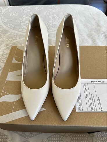 Stiletto Guess