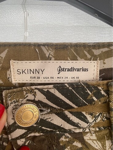 Stradivarius Stradivarius jungle desen pantolon