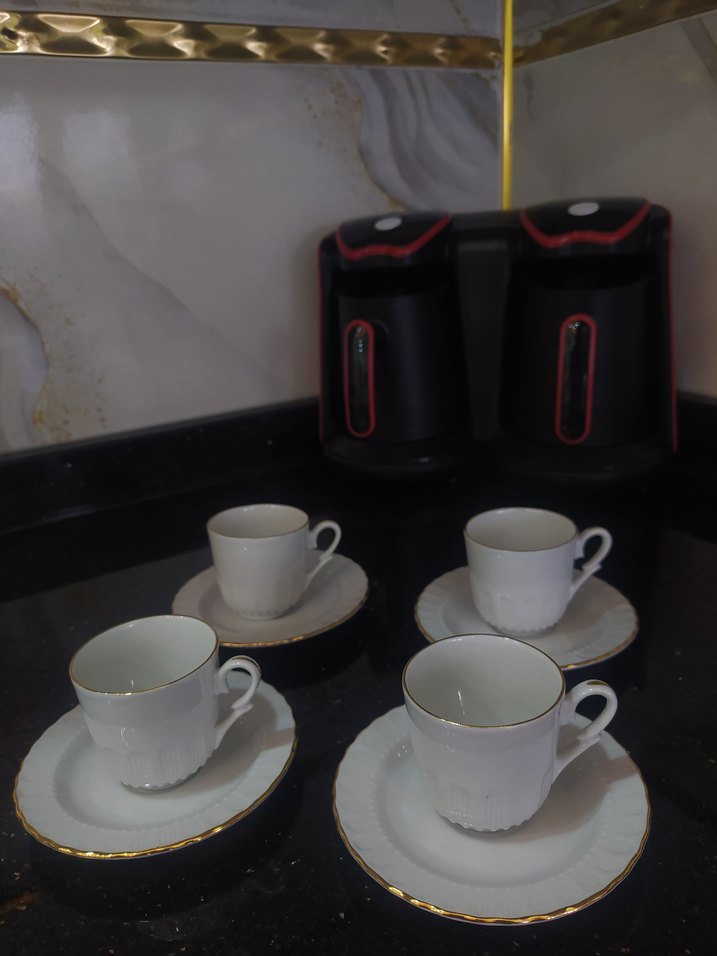 Beyaz Altın Kenarlı 4'lü Kahve Fincanı Seti - Görsel 3