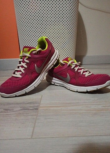 40 Beden Nike Lunarlon Koşu Ayakkabısı 