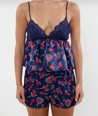 Trendyol & Milla Kalp Detaylı Saten Şortlu Pijama Takımı