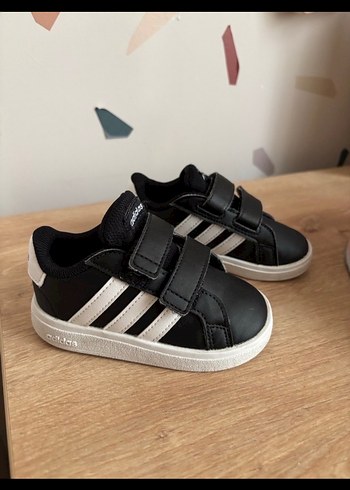 21 Beden Unisex Çocuk Siyah Çizgili Spor Ayakkabı