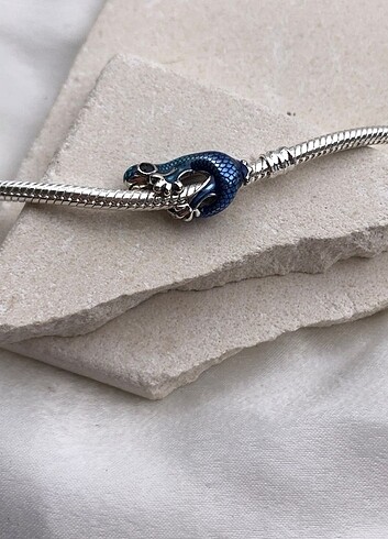 Pandora Pandora metalik mavi geko charm