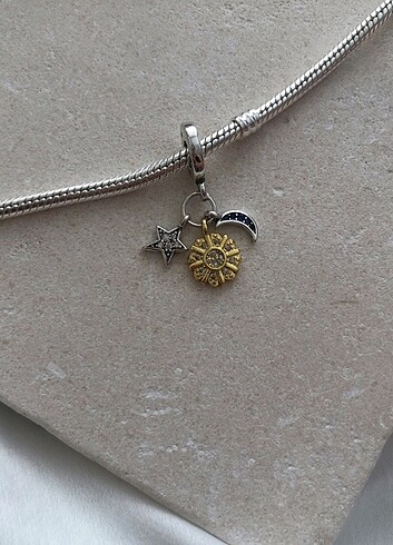 Pandora gökyüzü üçlü sallantılı charm