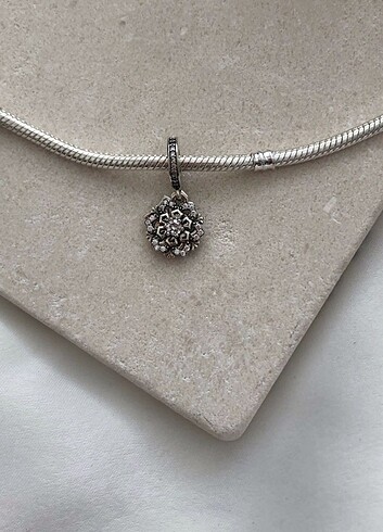 Pandora Işıltılı kar tanesi çift sallantılı charm