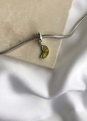 Pandora Limon dilimi charm
