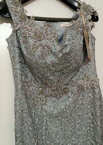 Gri Nakışlı Uzun Straplez Abiye Elbise - Görsel 6