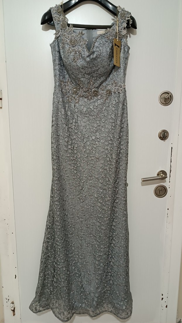 Gri Nakışlı Uzun Straplez Abiye Elbise - Görsel 2