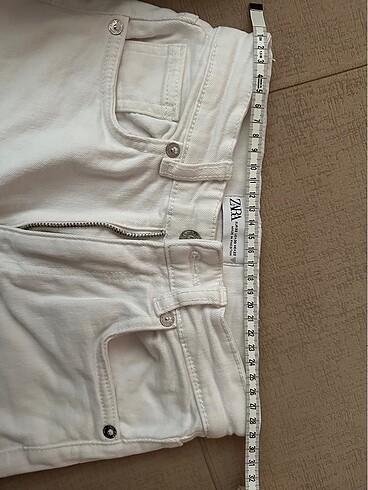 32 Beden beyaz Renk Zara pantolon