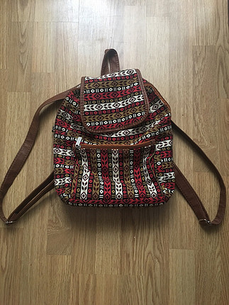 Zara Etnik desenli çok kalite ve çok fazla gözü bulunan sırt çantası