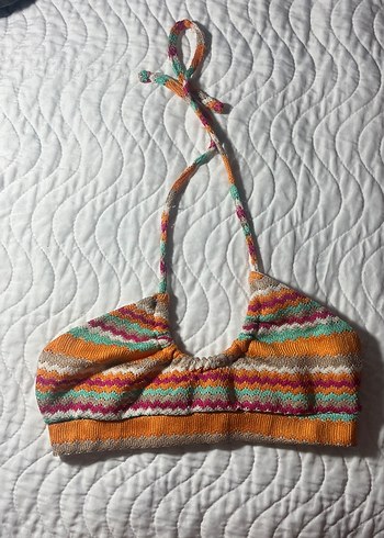 Renkli bağlamalı crop