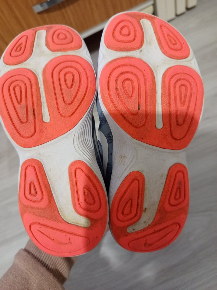 Kız Çocuk  Nike Gri Spor Ayakkabı - Görsel 4