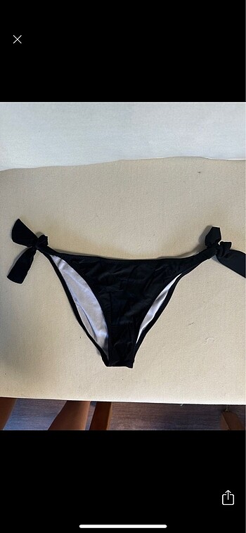 Siyah bikini altı