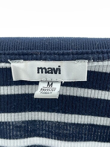 m Beden çeşitli Renk Mavi Jeans T-shirt %70 İndirimli.