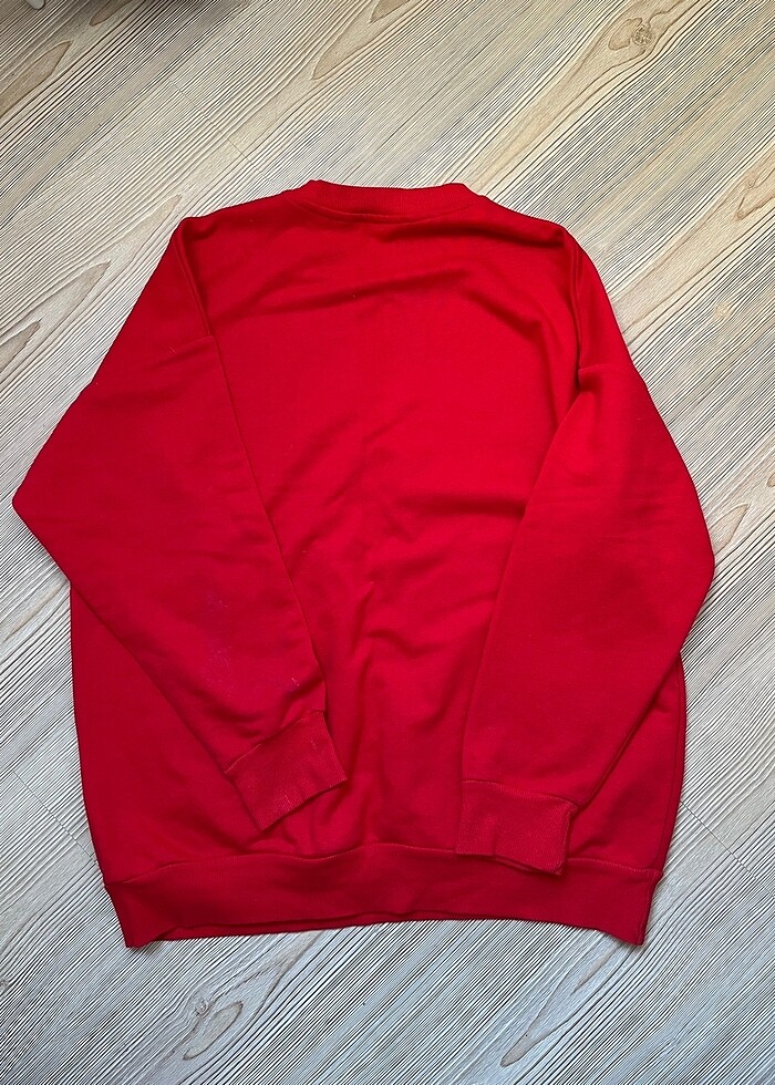 kırmızı sweatshirt - Görsel 3