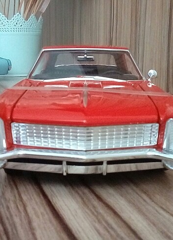 Welly Lisanslı 1/24 BUICK RIVIERA GRAN SPORT COUPE Diecast 