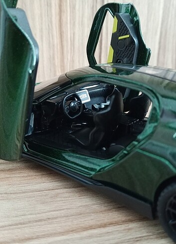  Beden LJX 1/32 ölçek Koenigsegg Gemera Yurtdışından/Diecast 