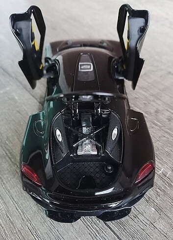  Beden Renk LJX 1/32 ölçek Koenigsegg Gemera Yurtdışından/Diecast 