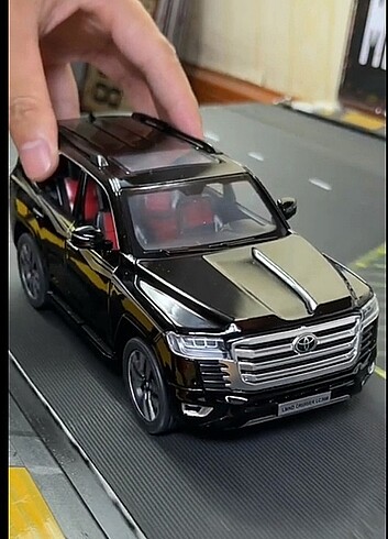 Alloy Car 1/24 Toyota Land Cruiser LC300 Diecast/Yurtdışından 