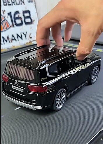  Alloy Car 1/24 Toyota Land Cruiser LC300 Diecast/Yurtdışından 