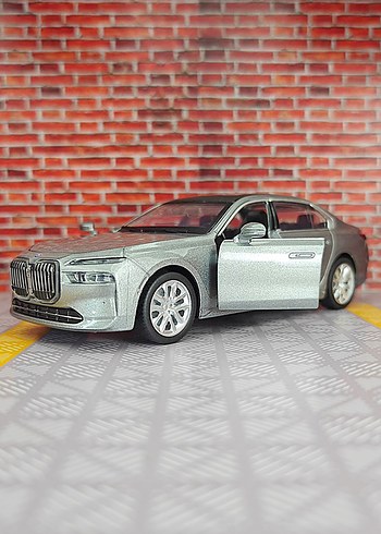 Beden Renk CCA/1/32 ölçek BMW THE I7/ Yurtdışından
