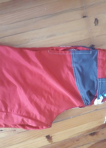 Kırmızı Baskılı Erkek Deniz Şortu - Görsel 2