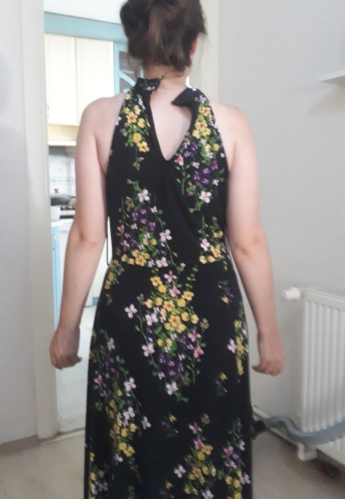 Siyah Yüksek Yakalı Transparan Midi Elbise - Görsel 4