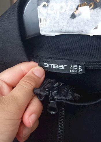 Ambre Solaire Siyah Yüksek Yakalı Fermuarlı Kadın Ceket