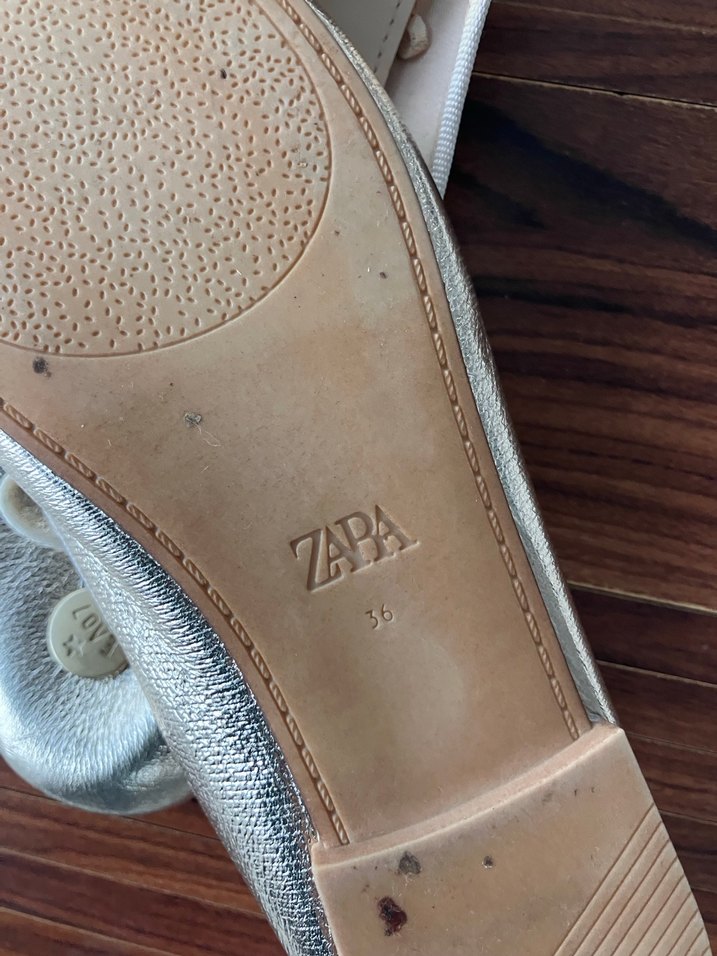 Altın Renkli Klasik Çocuk Babet - Görsel 2