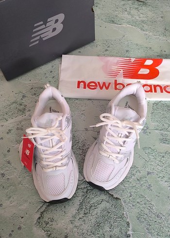 New Balance Beyaz Kadın Spor Ayakkabı