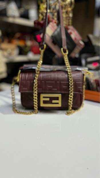 Fendi Fendi kol çantası