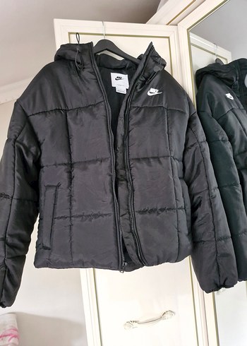 Nike Siyah Kapüşonlu Kadın Kışlık Mont - Görsel 2
