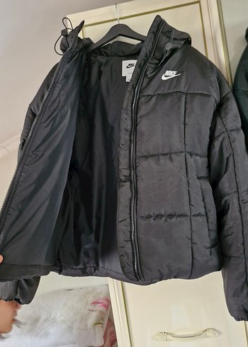 Nike Siyah Kapüşonlu Kadın Kışlık Mont - Görsel 4