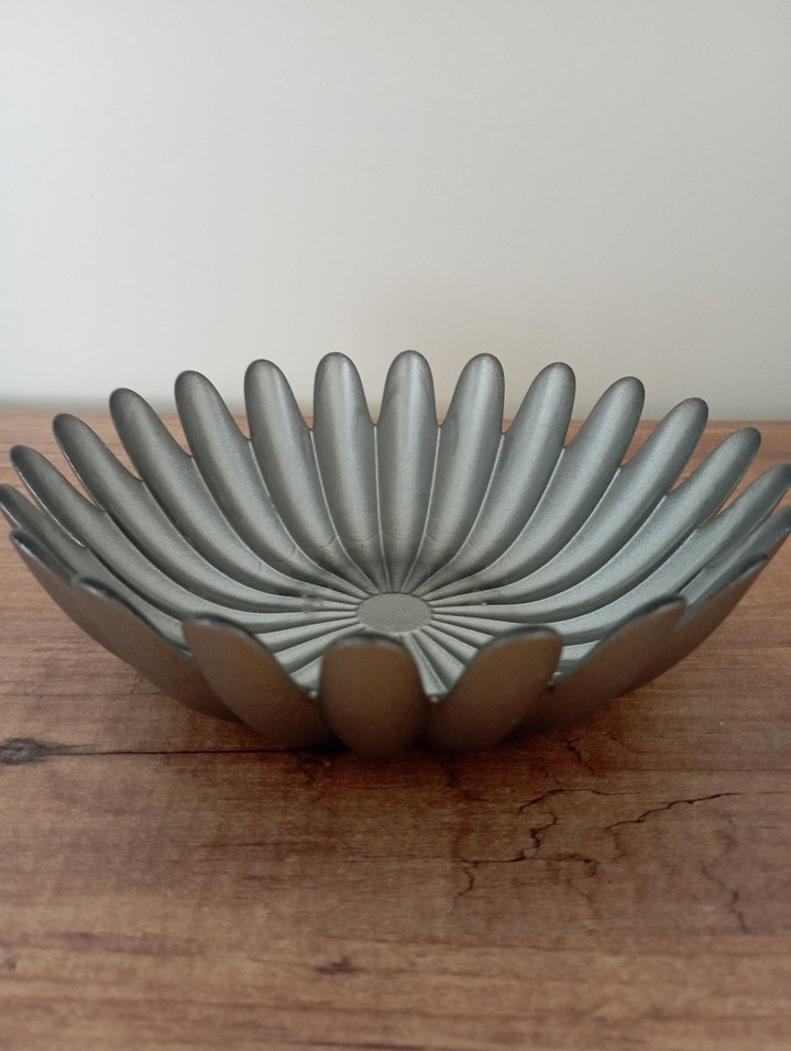 Gri Çiçek Desenli Dekoratif Tabak - Görsel 2