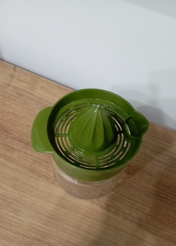 Yeşil Renkli Cam Meyve Sıkacağı - Görsel 2