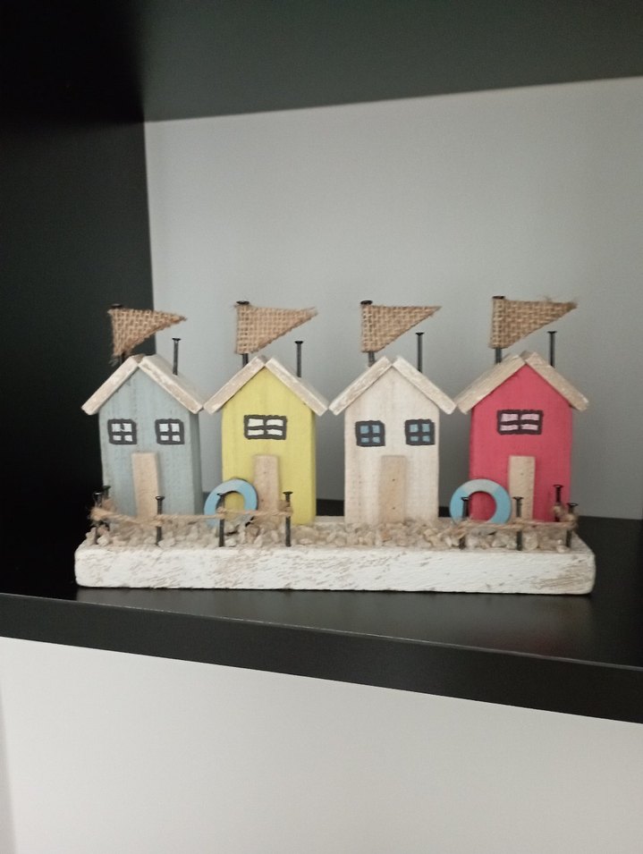 Renkli Ahşap Ev Dekoru - Görsel 2