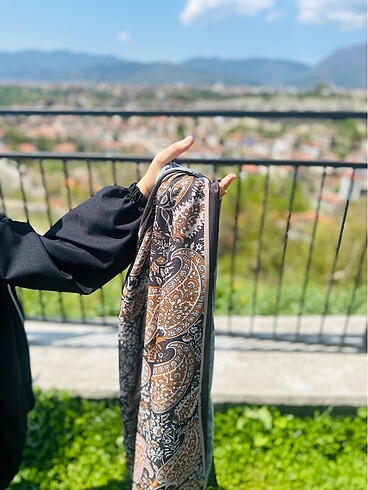 Desenli şal