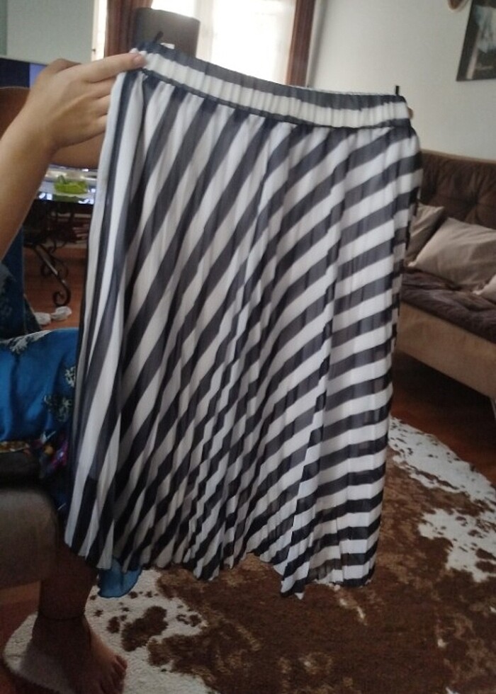 Çizgili Çileli Etek - Görsel 2