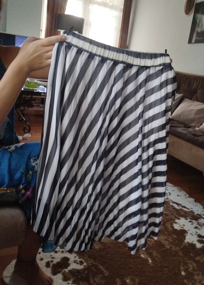 Çizgili Çileli Etek - Görsel 3