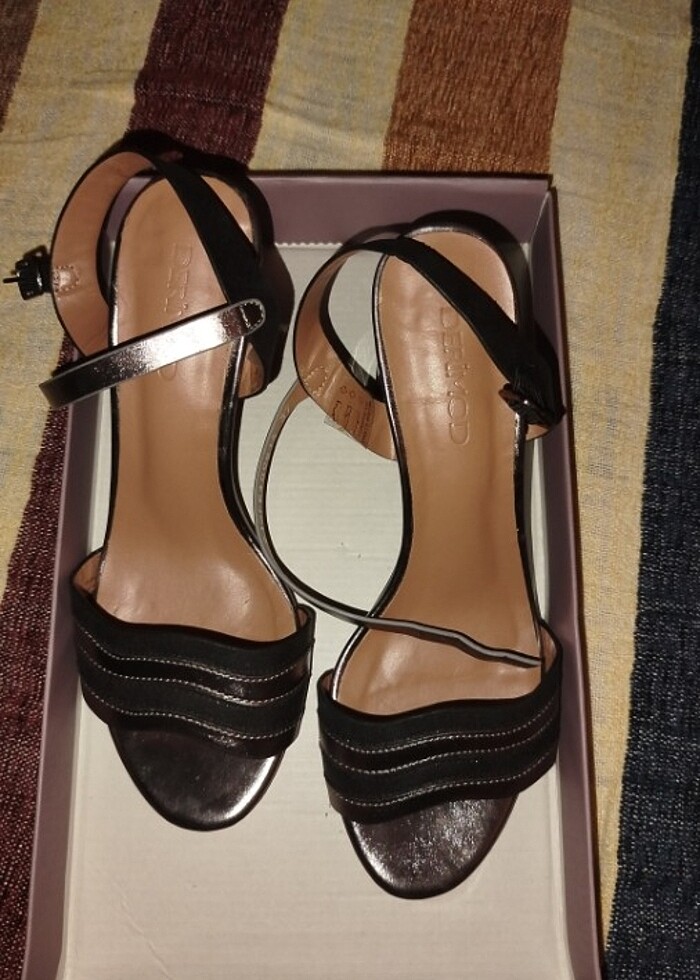 Topuklu ayakkabı - Görsel 2